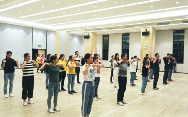 歡樂(lè)多多！牧童趣味運(yùn)動(dòng)會(huì)順利舉行?