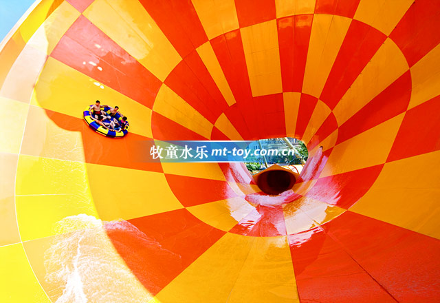 暑期來(lái)臨，游玩水上樂(lè)園不能忽視小朋友的安全 