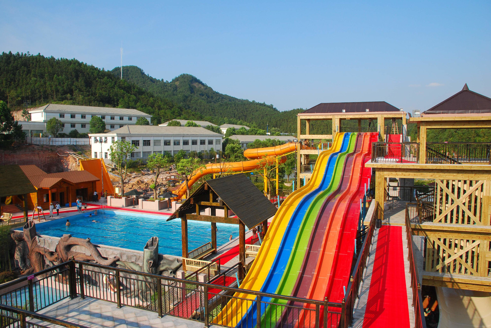 水上樂園設(shè)施