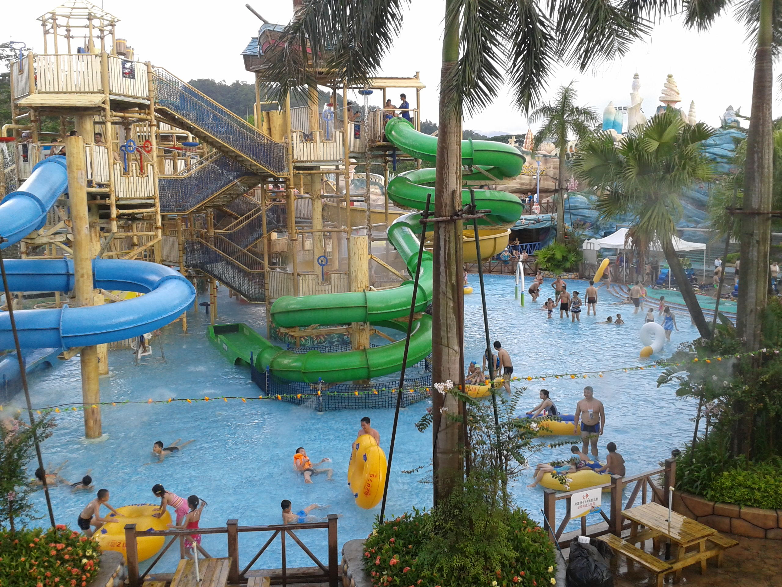 水上樂園安不安全？如何選擇安全的水上樂園