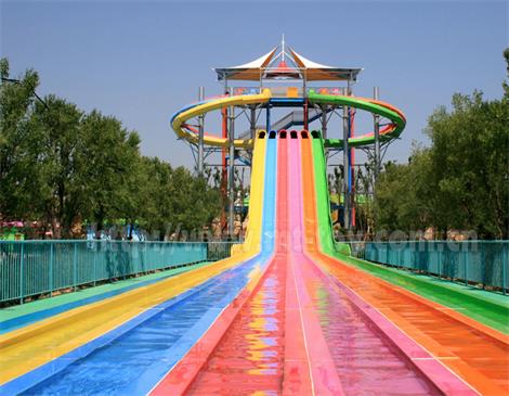 水上游樂設備彩虹競賽滑梯你們那什么價格呢？