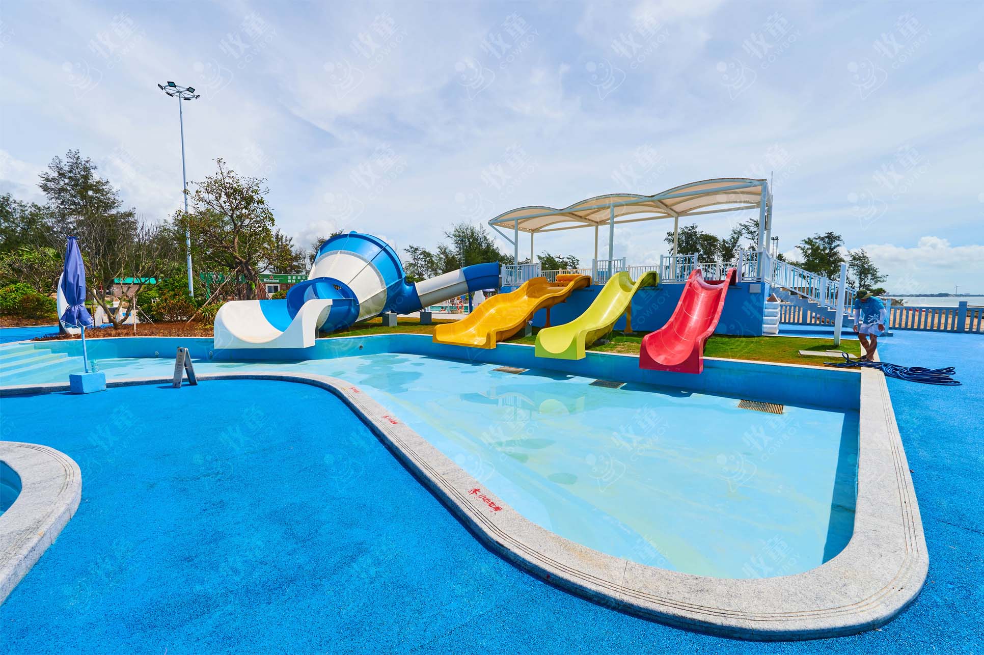 水上樂園設備生產(chǎn)廠家哪家好呢？