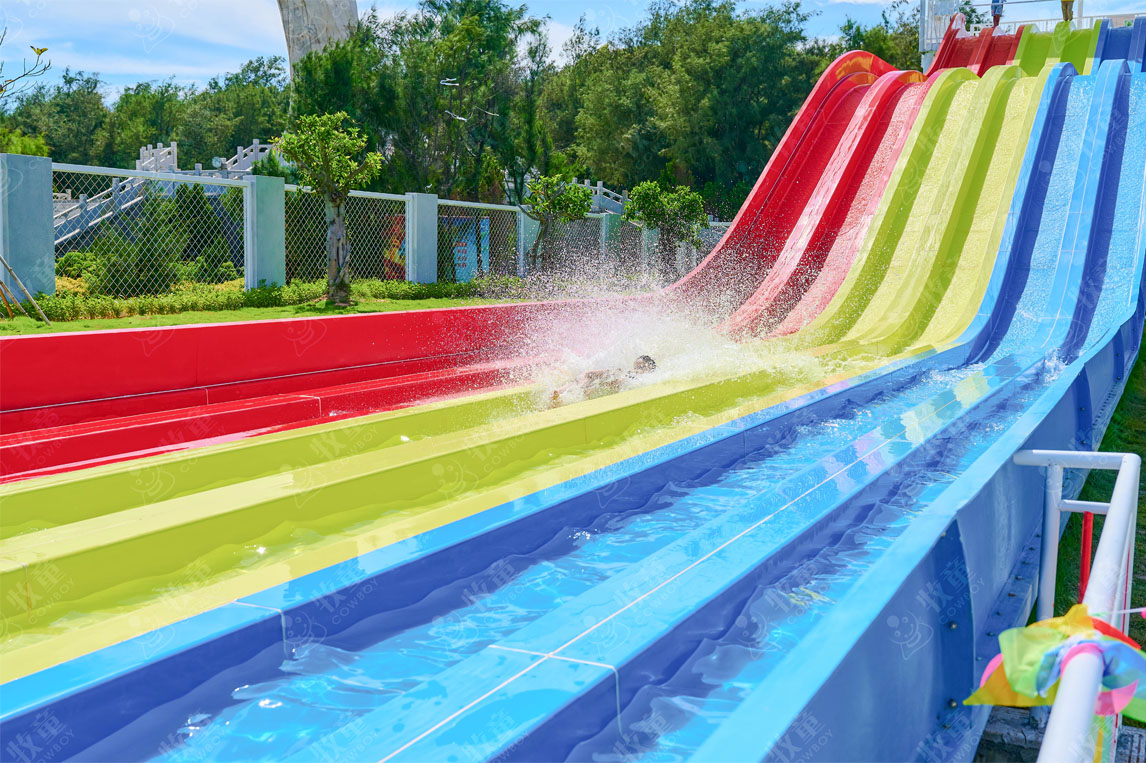 七彩滑道水上樂園設備，值得投資嗎？ 水上樂園滑滑梯