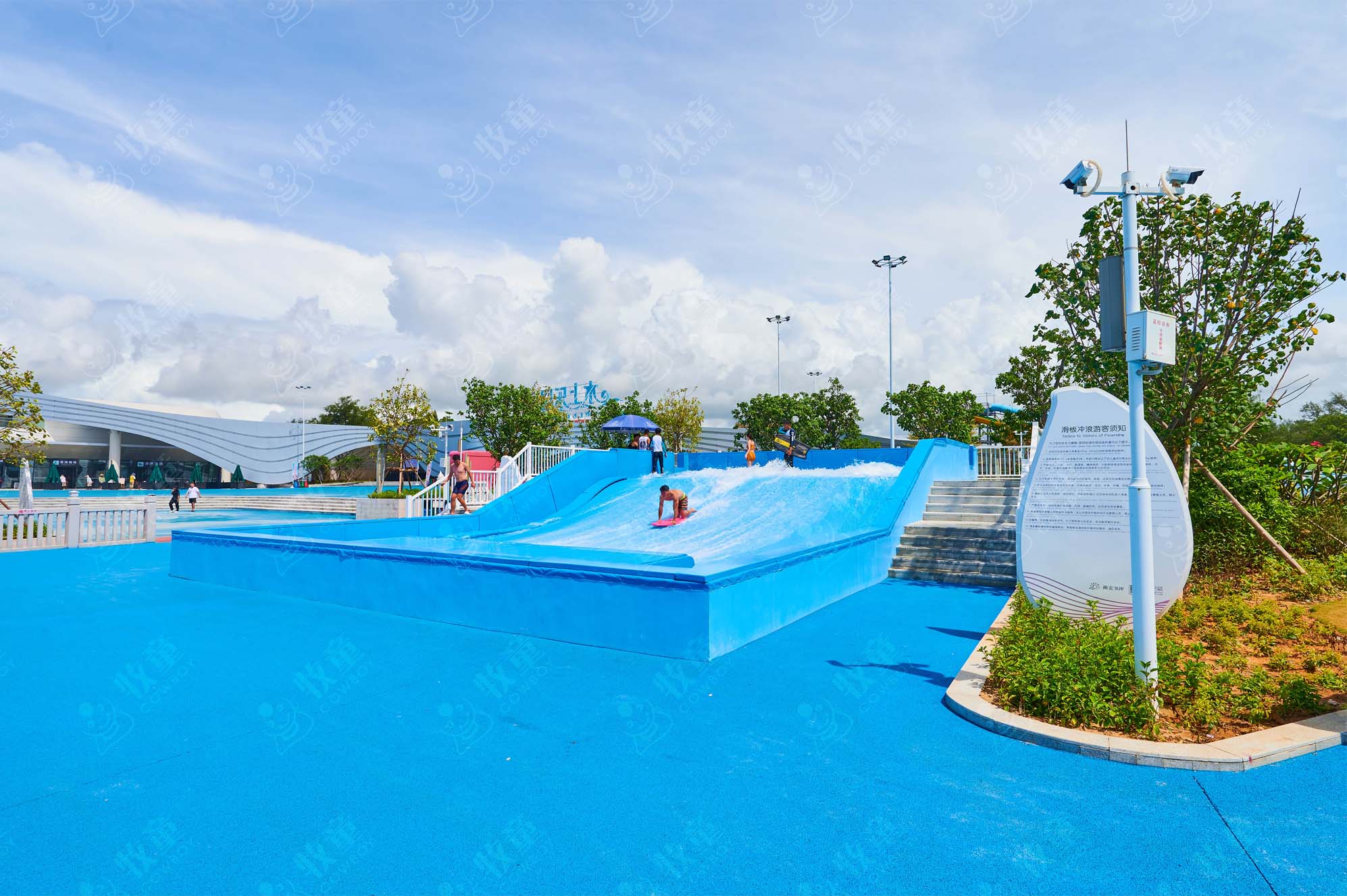 選擇水上樂園設(shè)備需要注意什么？